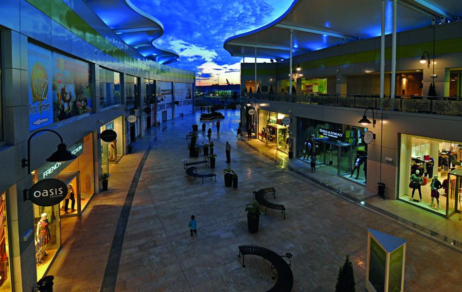 Strand Mall